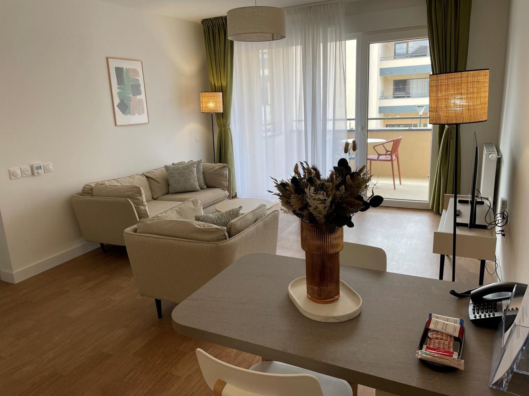 Aparthotel Domitys Les Demoiselles Beaune  Exterior foto